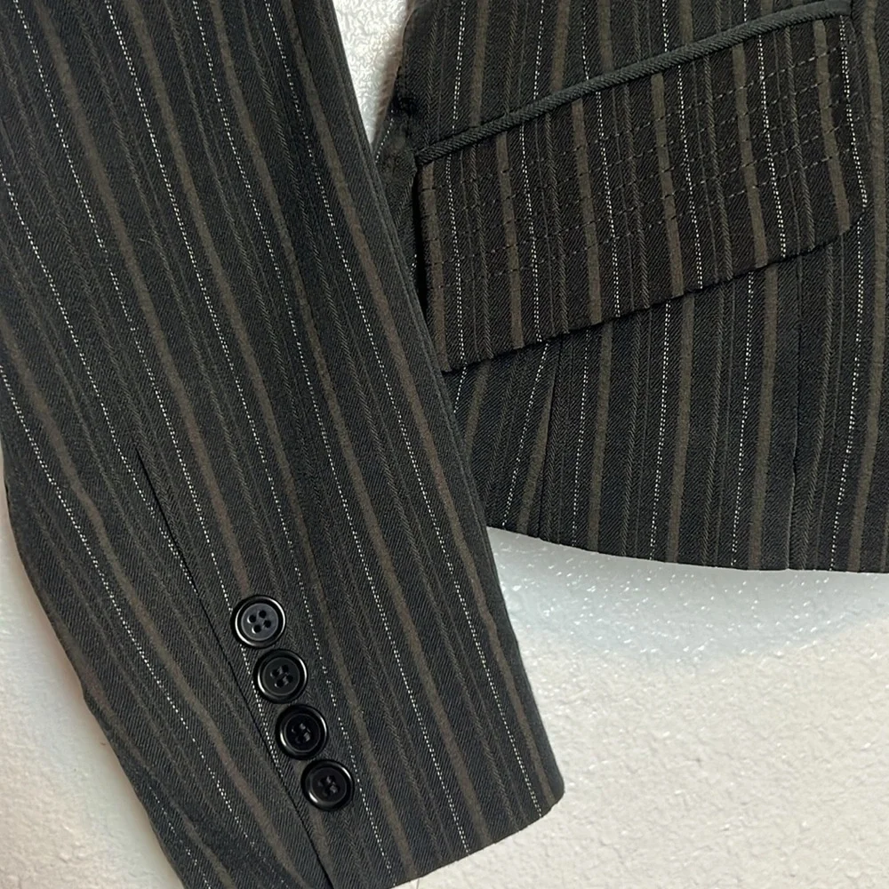 BCBGMaxAzria stripes color style