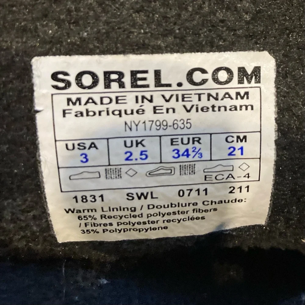 Sorel youth winter