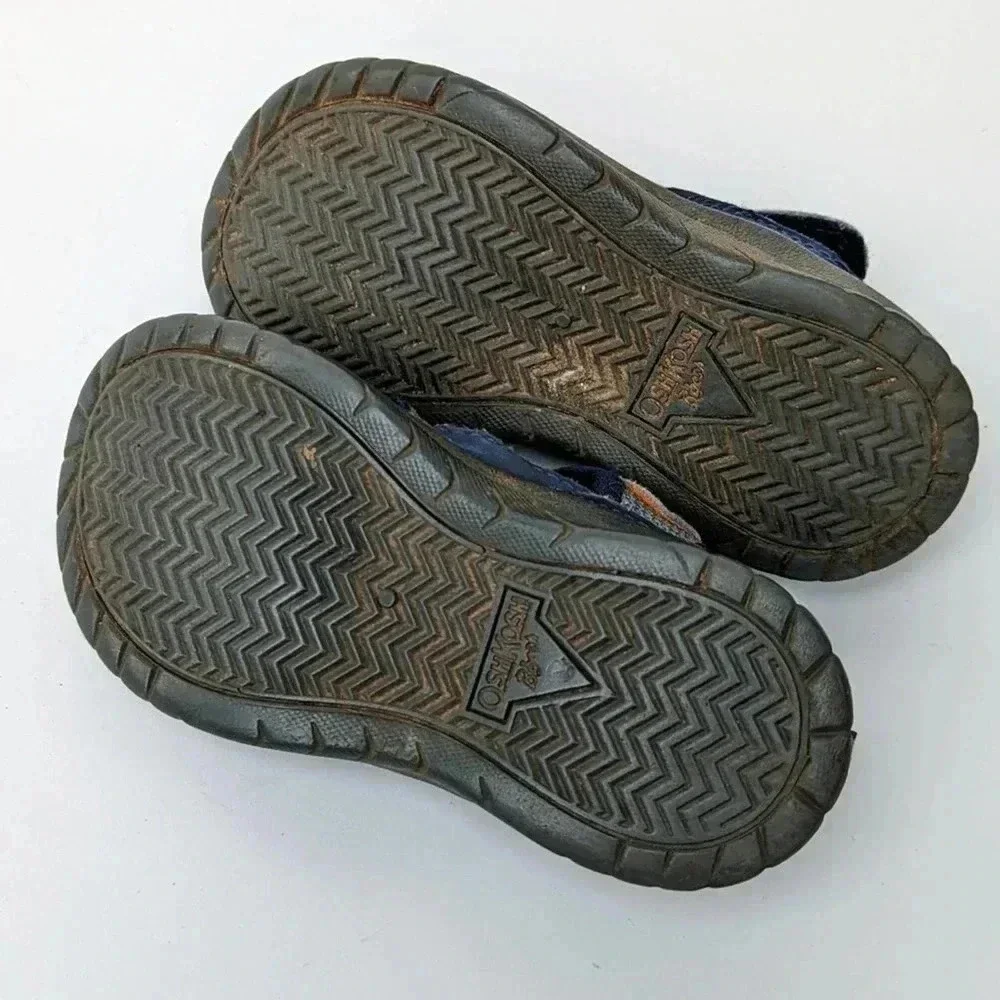 OshKosh Bgosh size velcro water