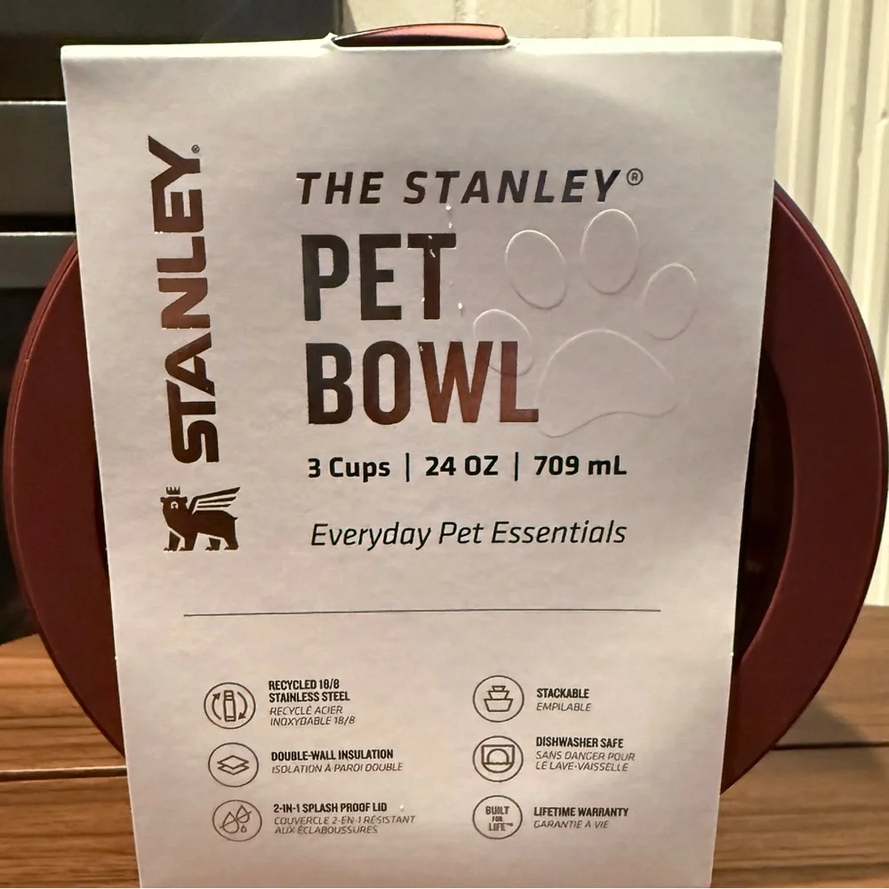Stanley red pet