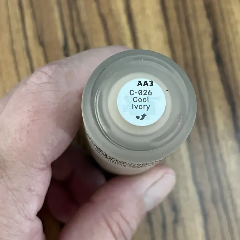 Bobbi Brown Weightless Skin Foundation SPF 15 C-026 Cool Ivory