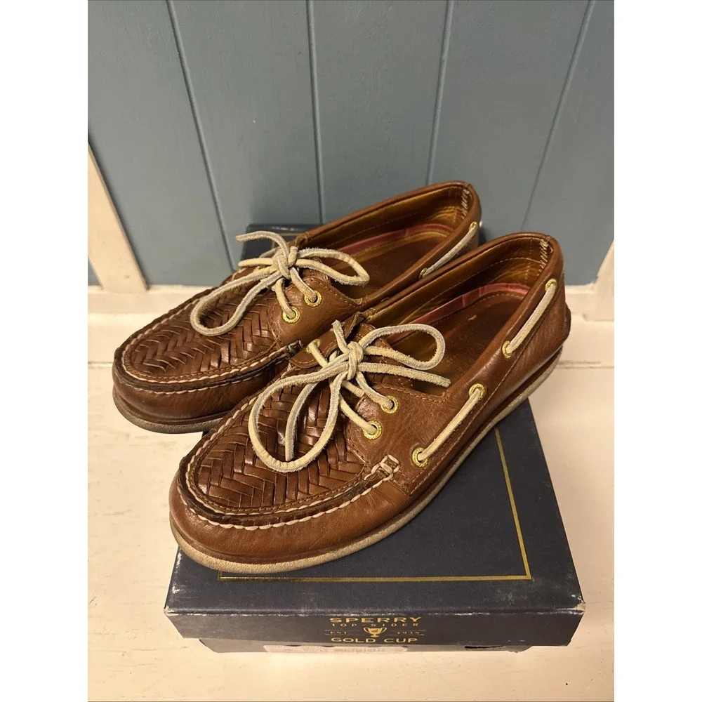 The Unbranded Brand sperry gold
