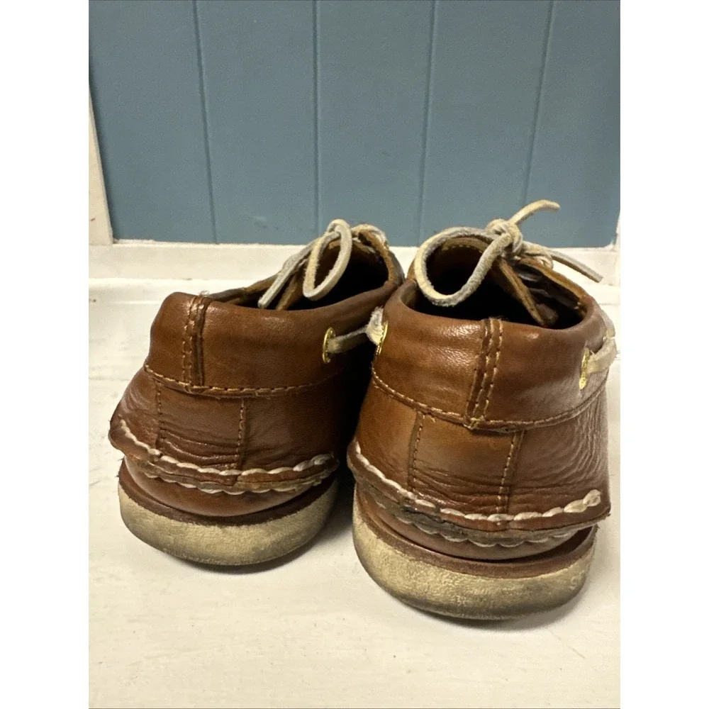 The Unbranded Brand sperry gold