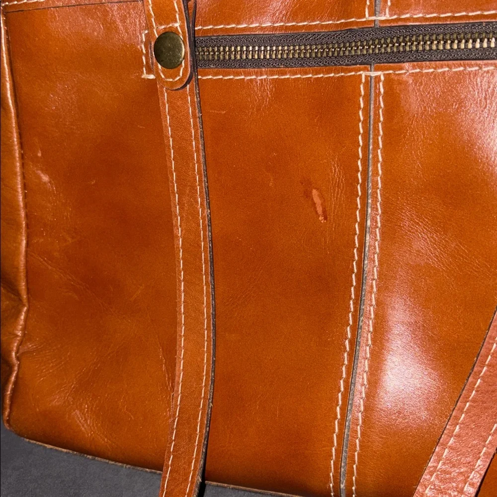 Patricia Nash zipper pocket