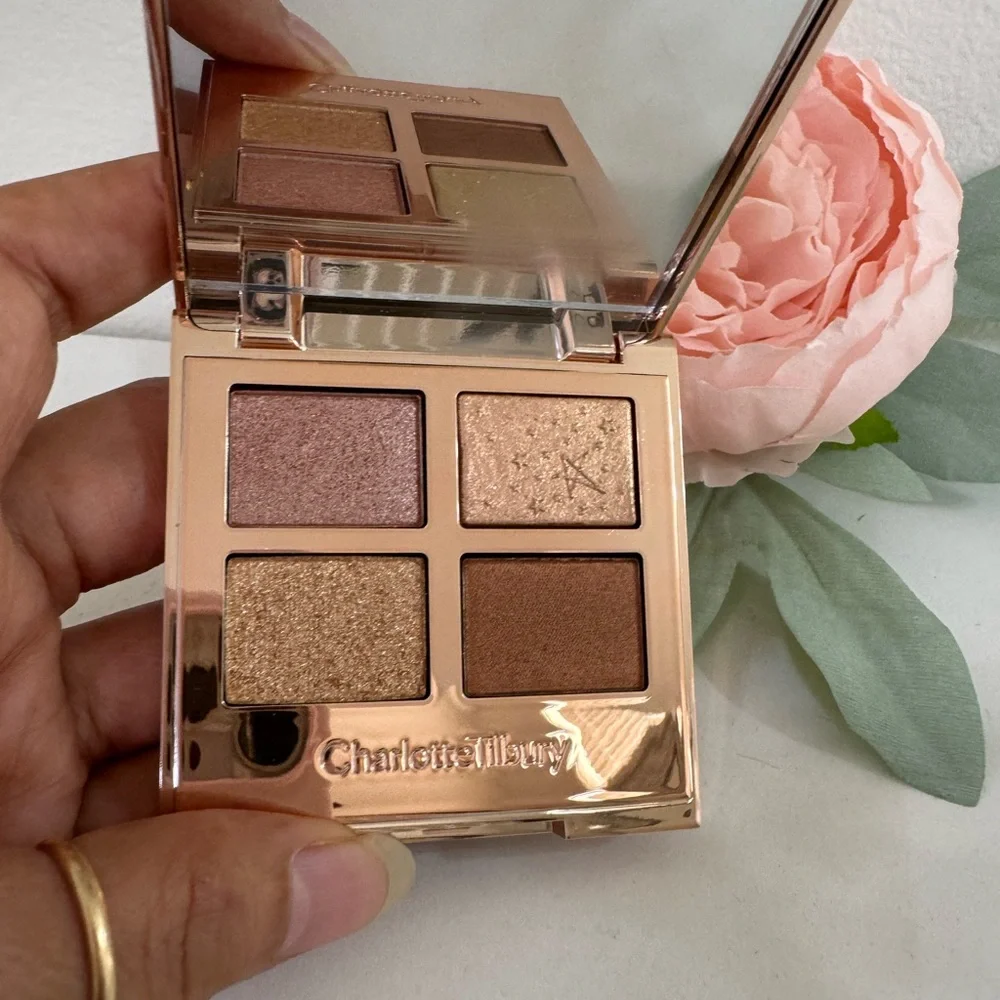 Charlotte Tilbury Luxury Palette of PEARLS CELESTIAL PEARL