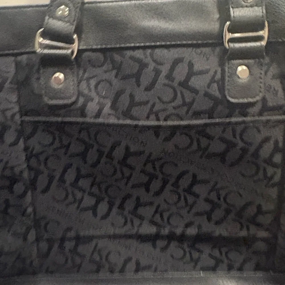 Kenneth Cole Reaction consignment piece
