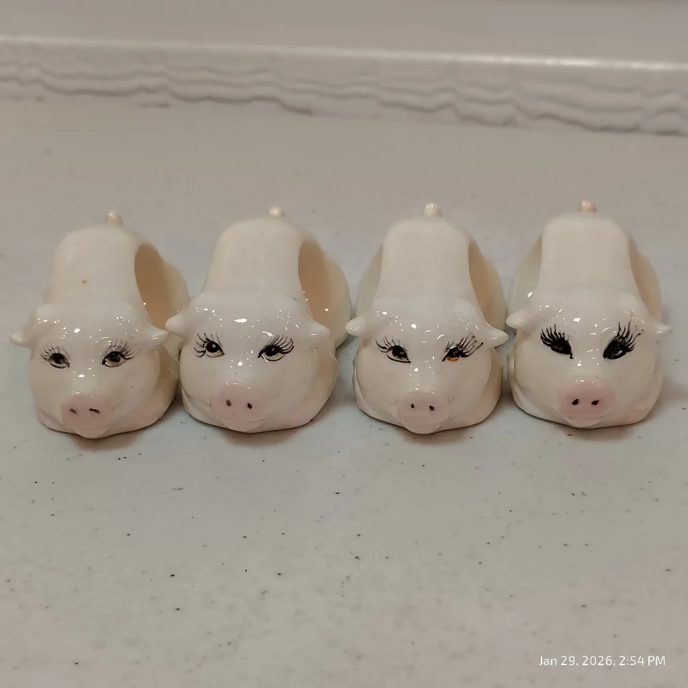 Ceramic Pig Napkin Ring Holders Set of 4 Country House Cottage Vintage WHITE