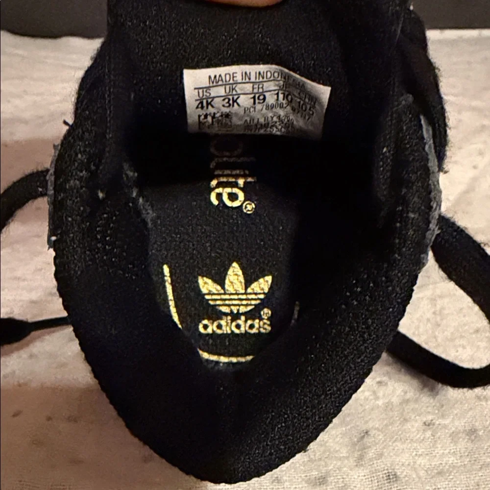 adidas chic black