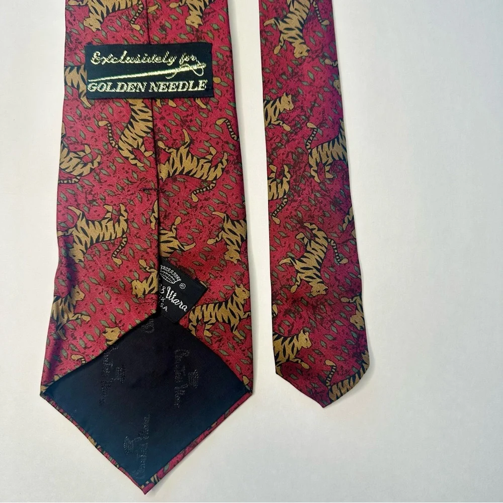 Vintage COUNTESS MARA Red & Gold Tiger Cat Pattern Classic Silk Tie, 3.75”