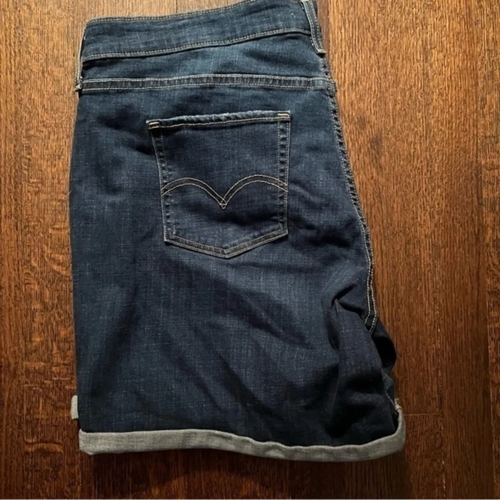 Levis size 20
