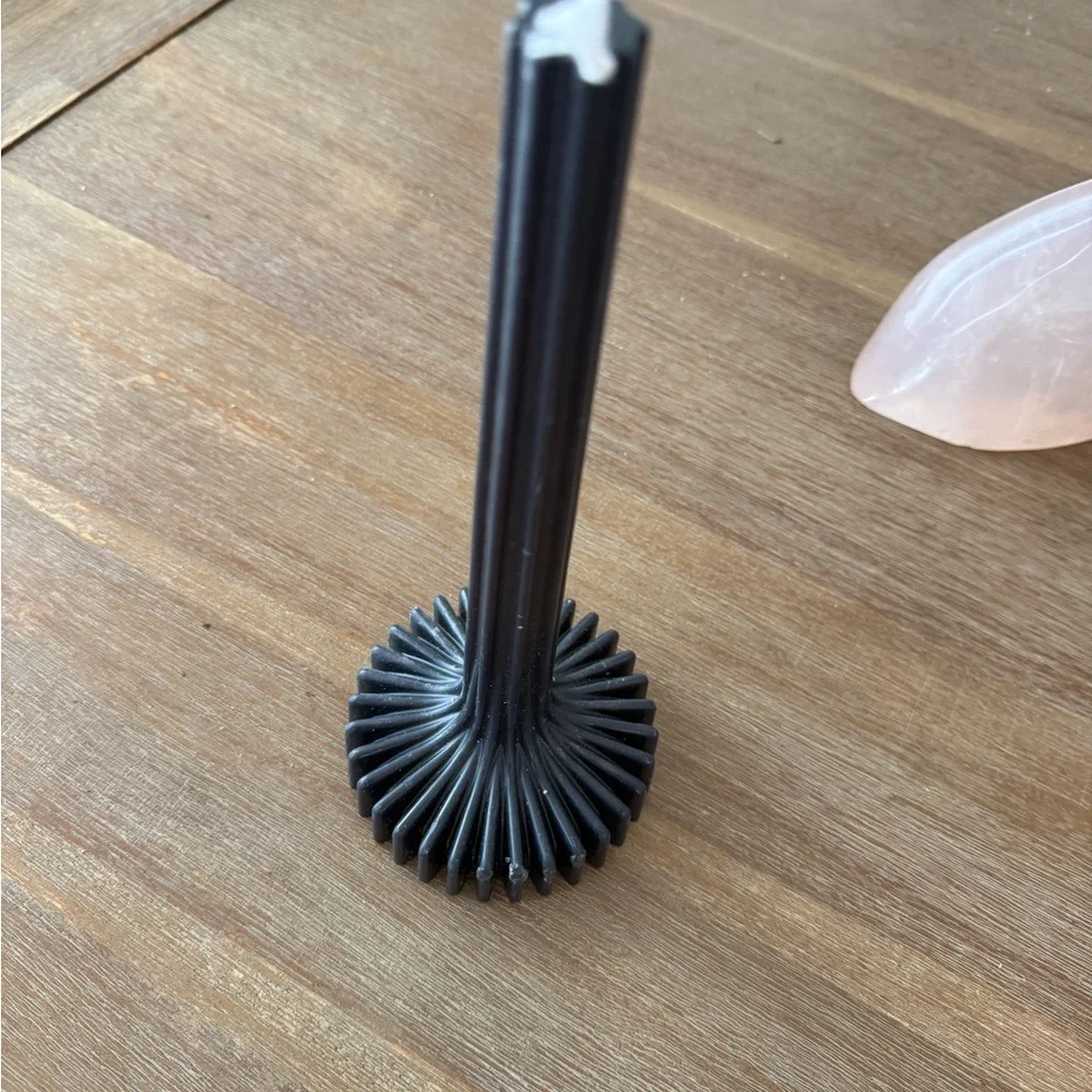 N/A elegant black