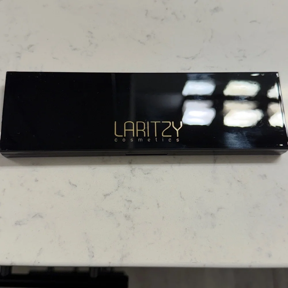 Laritzy artistry palettes