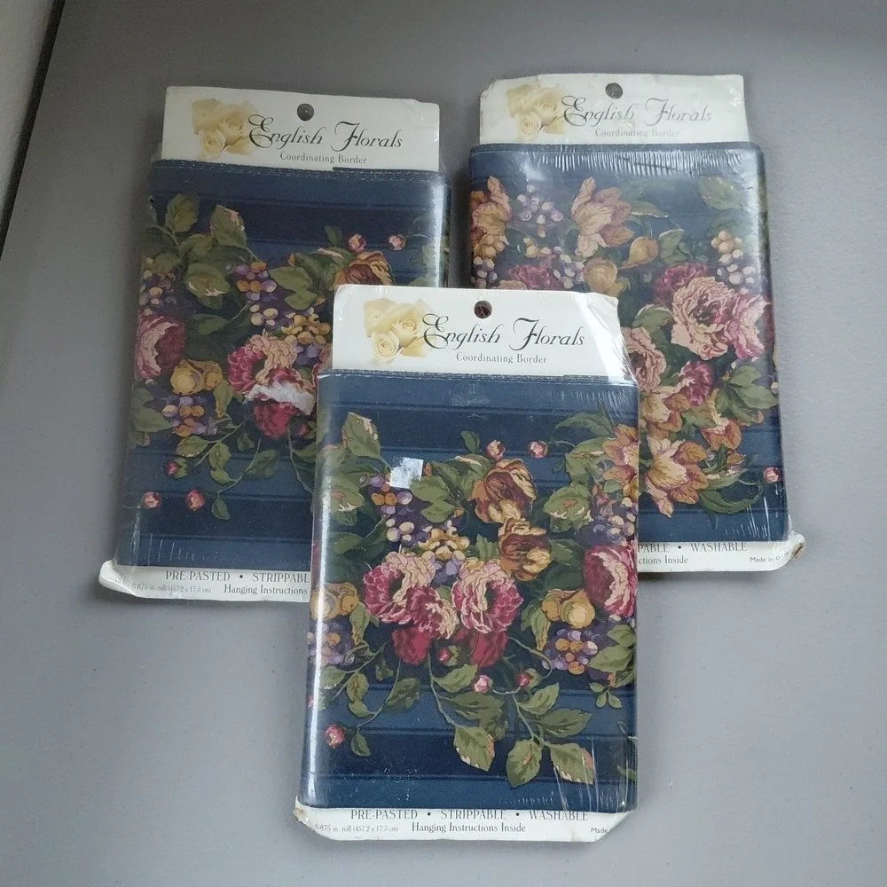 3‎ ENGLISH FLORALS Wallpaper Border VTG HAMPSIRE Floral on Blue NIP Cottagecore