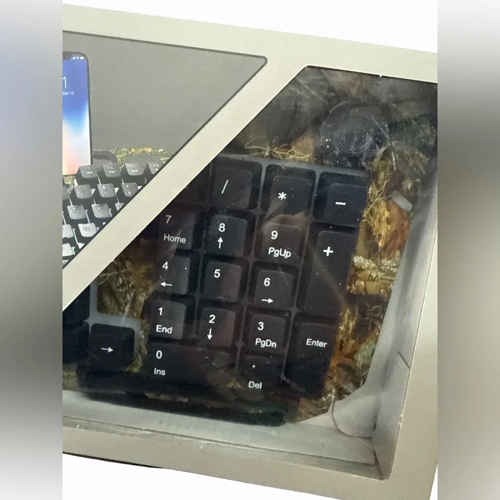 RealTree Bow Gaming Keyboard Wrist Rest, Phone Slot, RGB Backlight NEW IN BOX