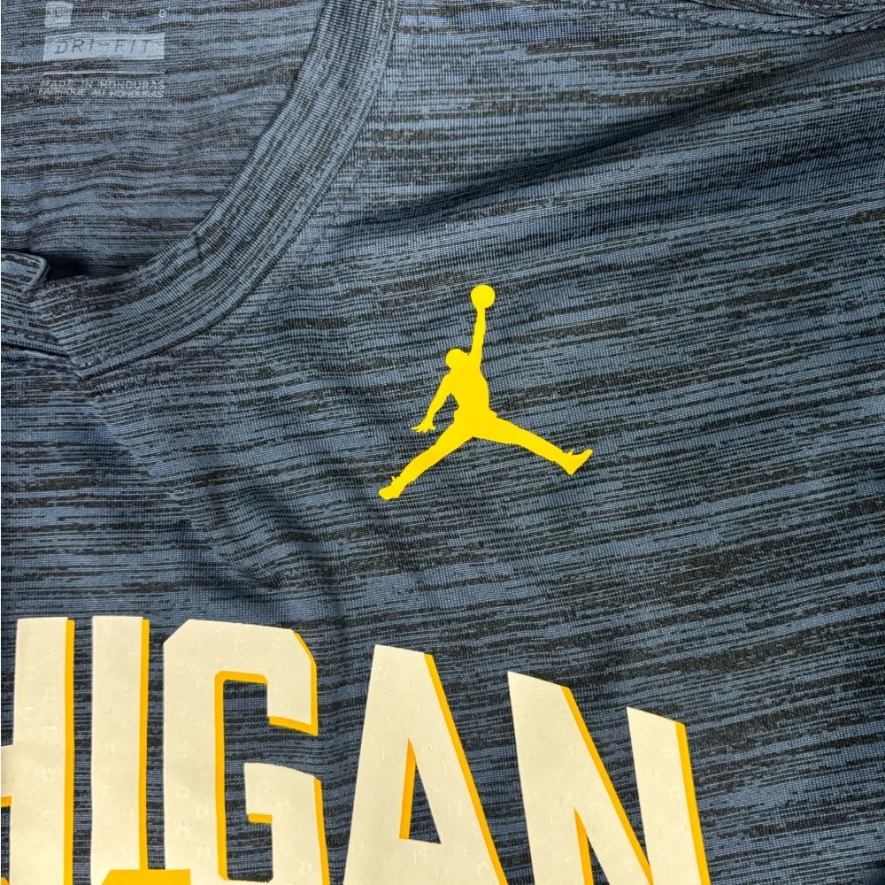 Nike dri fit u of m michigan air jordan tshirt‎
