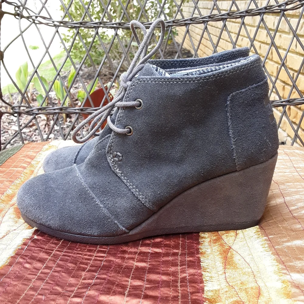 Toms gray lace