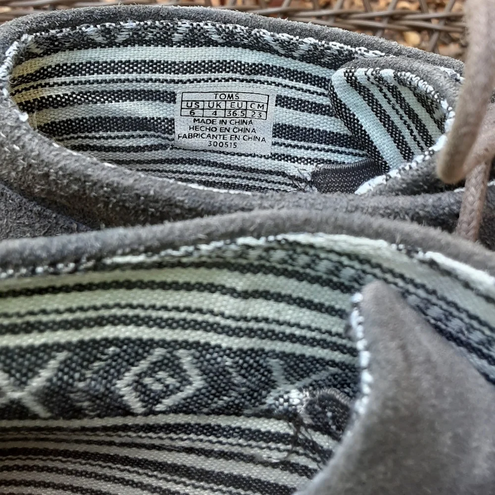 Toms gray lace