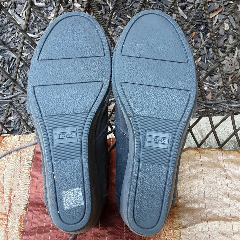 Toms gray lace