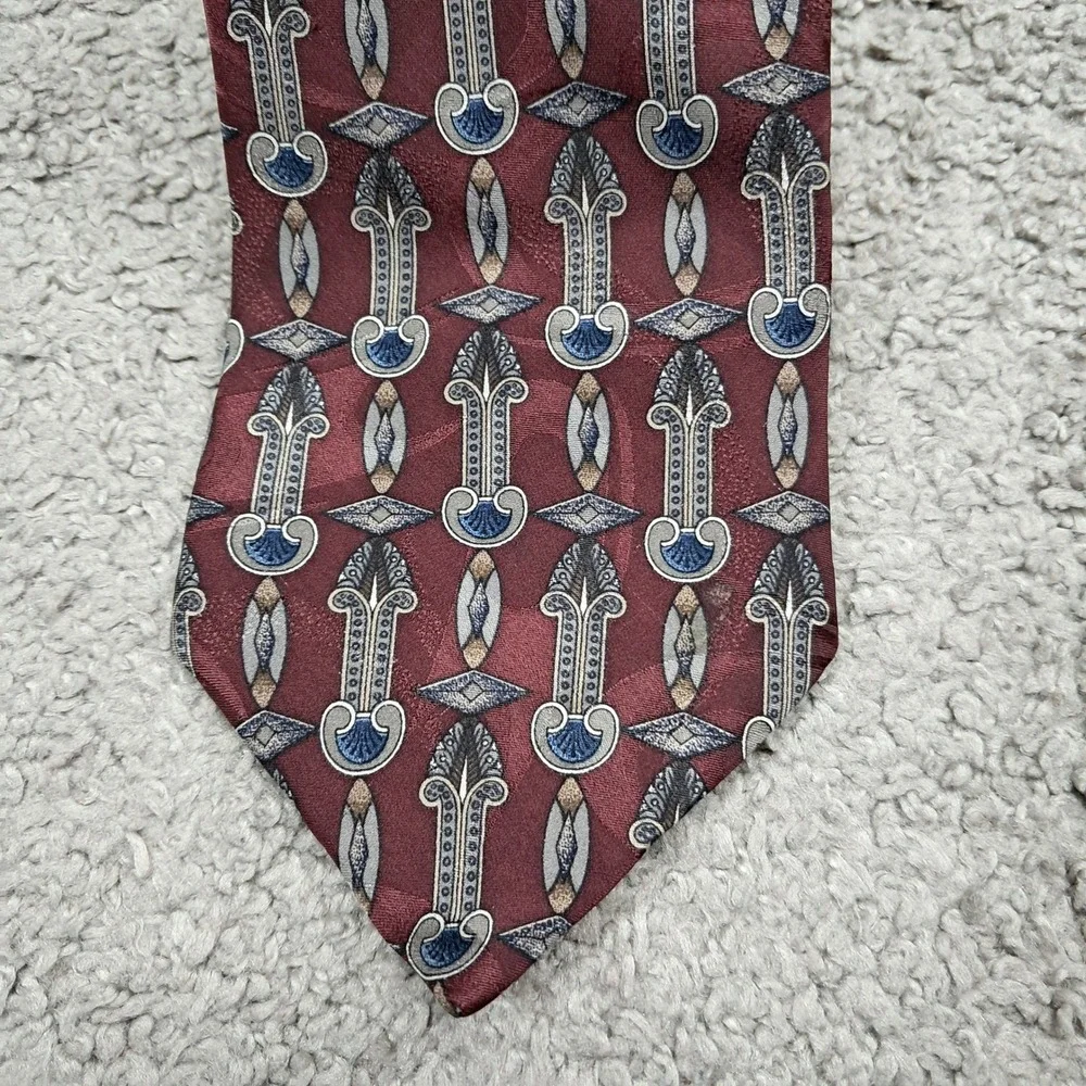 Surrey silk necktie