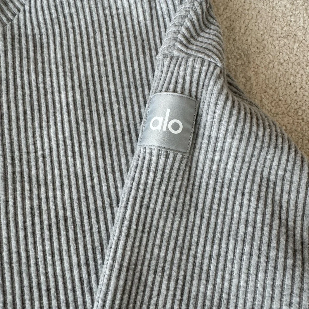 ALO Yoga alo cropped