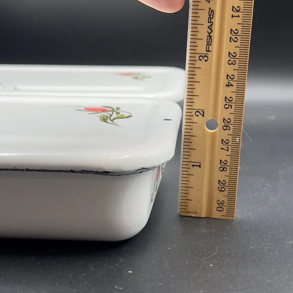 VTG White Floral Design Enamelware Refrigerator Box w/ Lid 7x5x2 Farmhouse