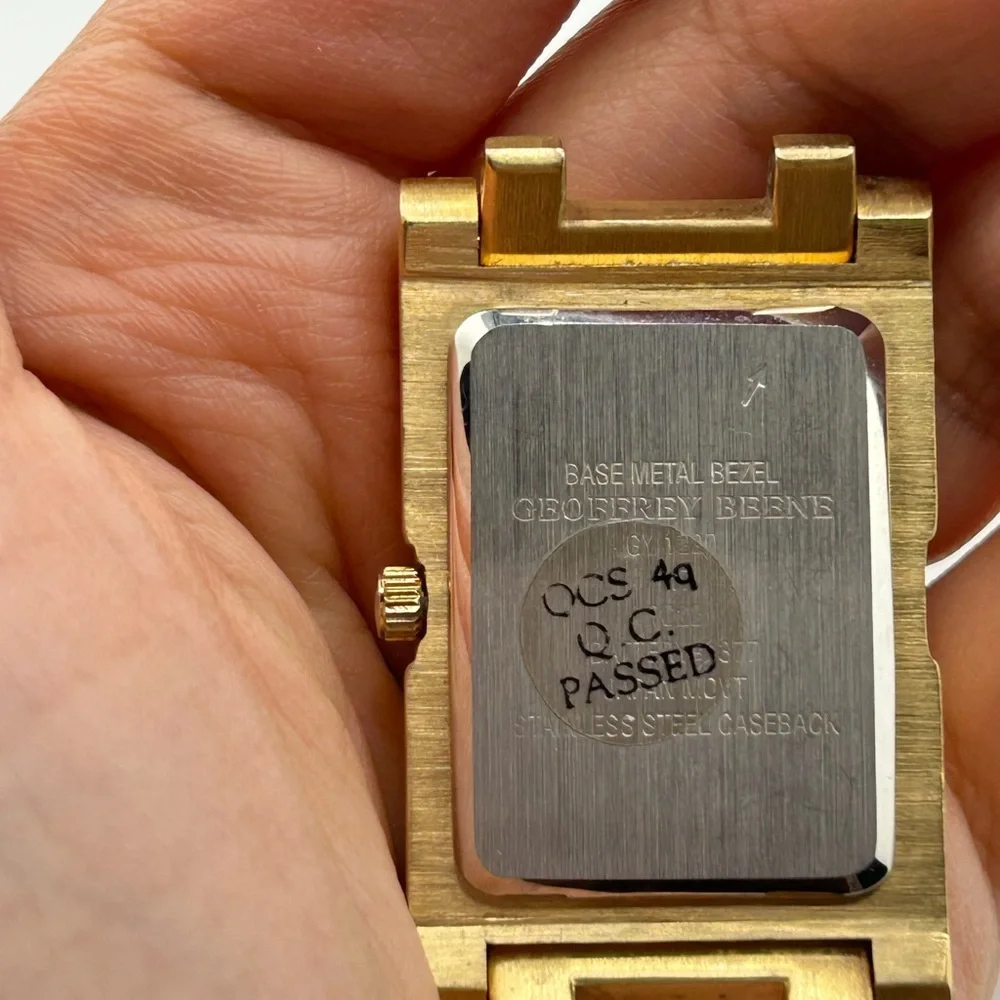 N/A elegant gold