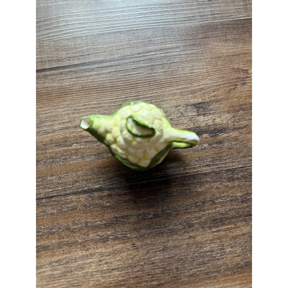 N/A charming miniature