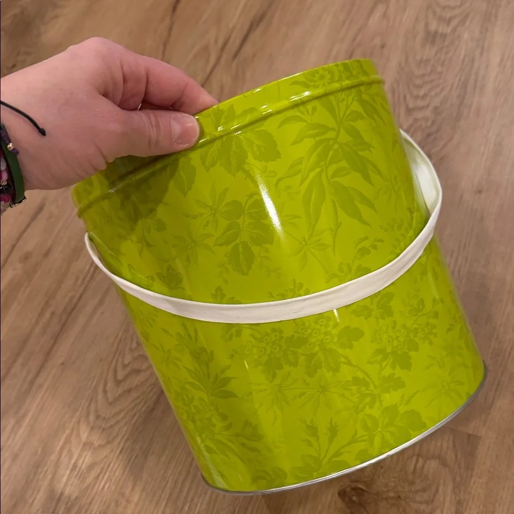 Gucci tin green