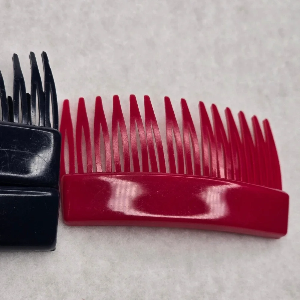 N/A vintage plastic