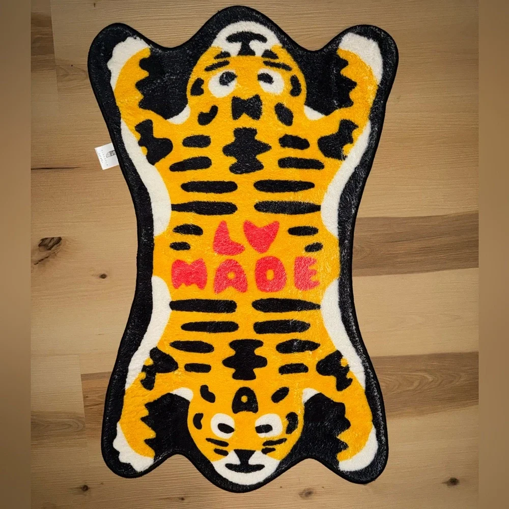 LV Tiger Rug with Design