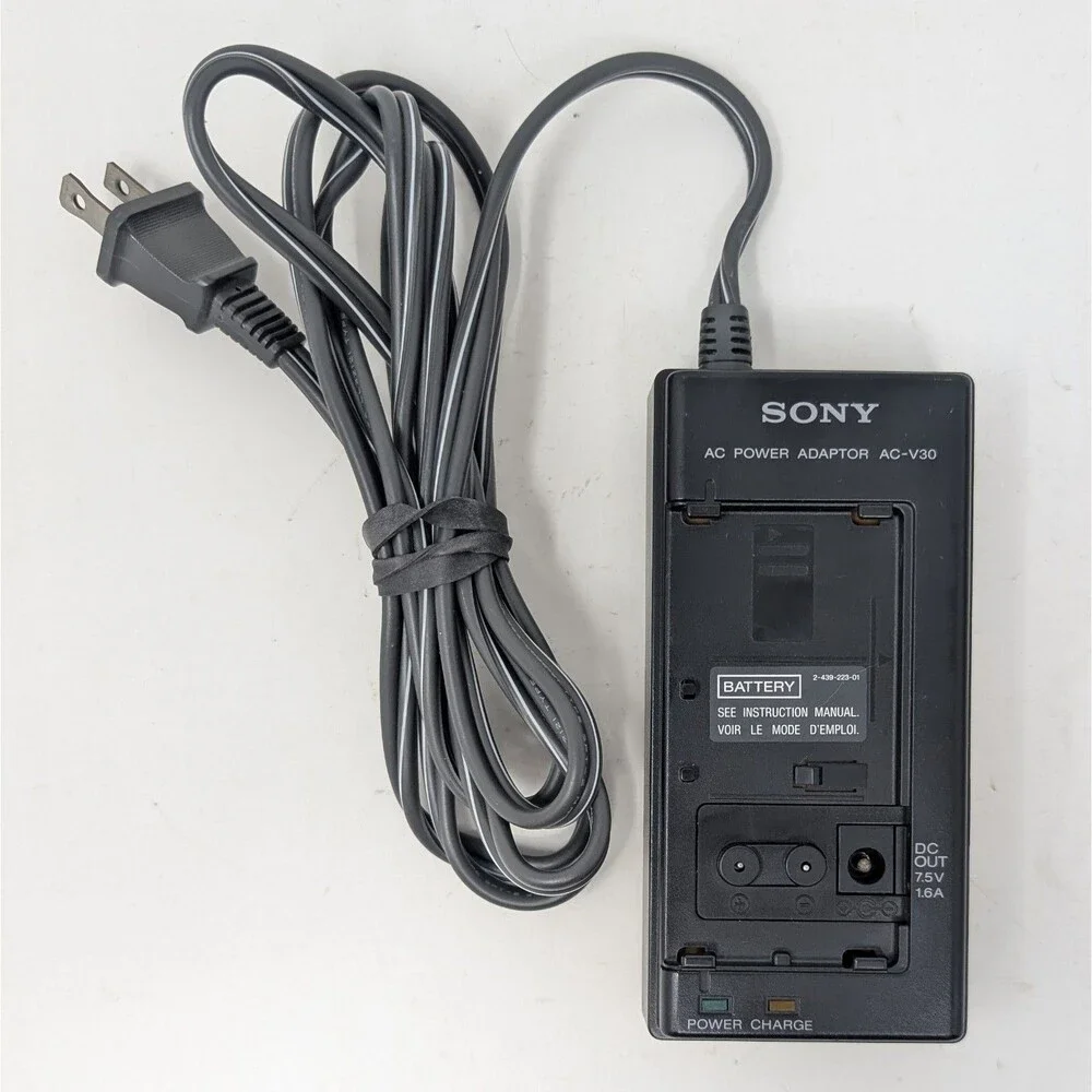 Sony GV-200 Handheld Video Walkman TV Recorder Color LCD Video8 For Parts Repair