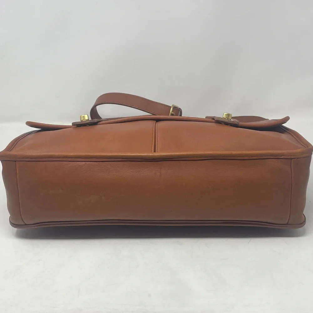 Coach close slip loose