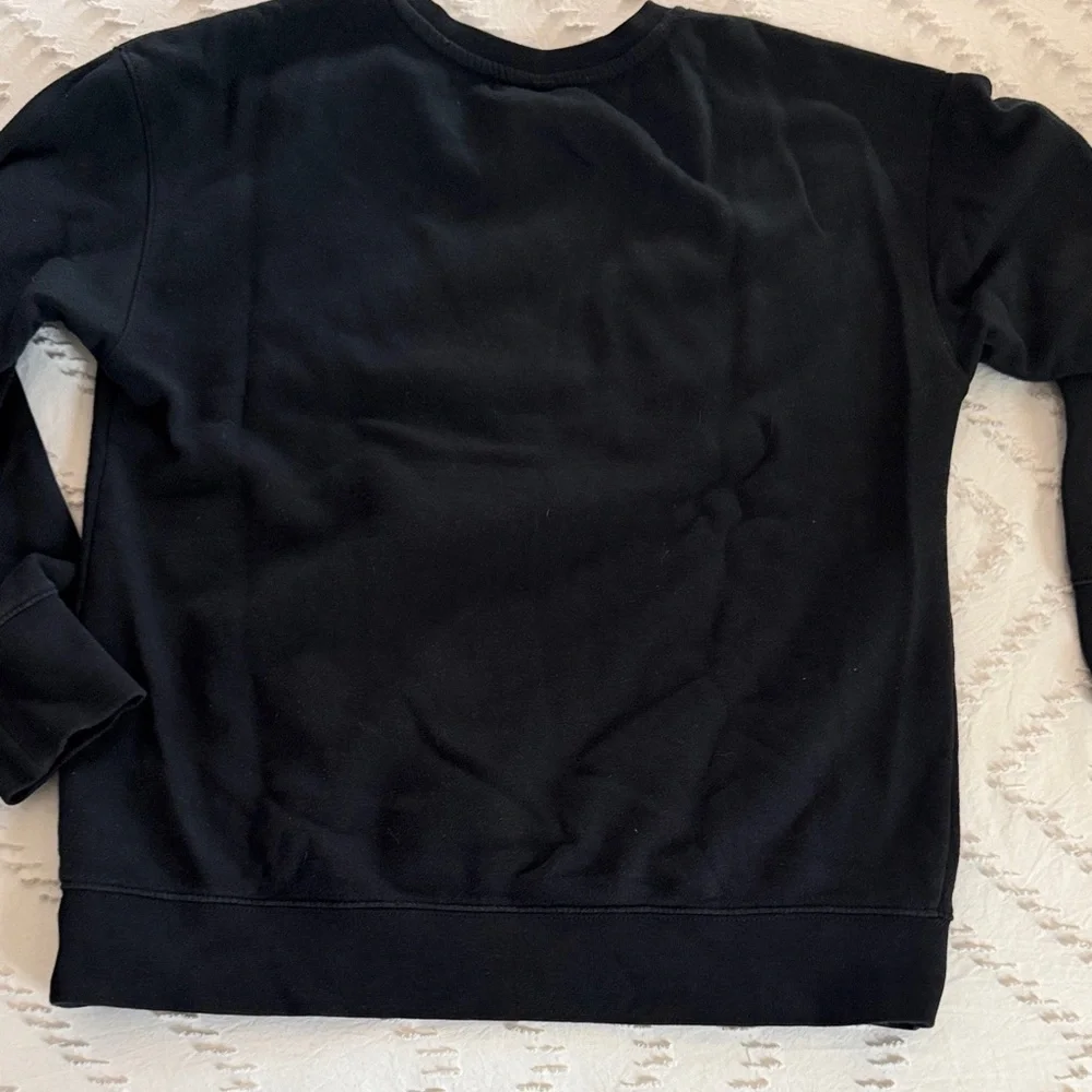 Nike sleek black
