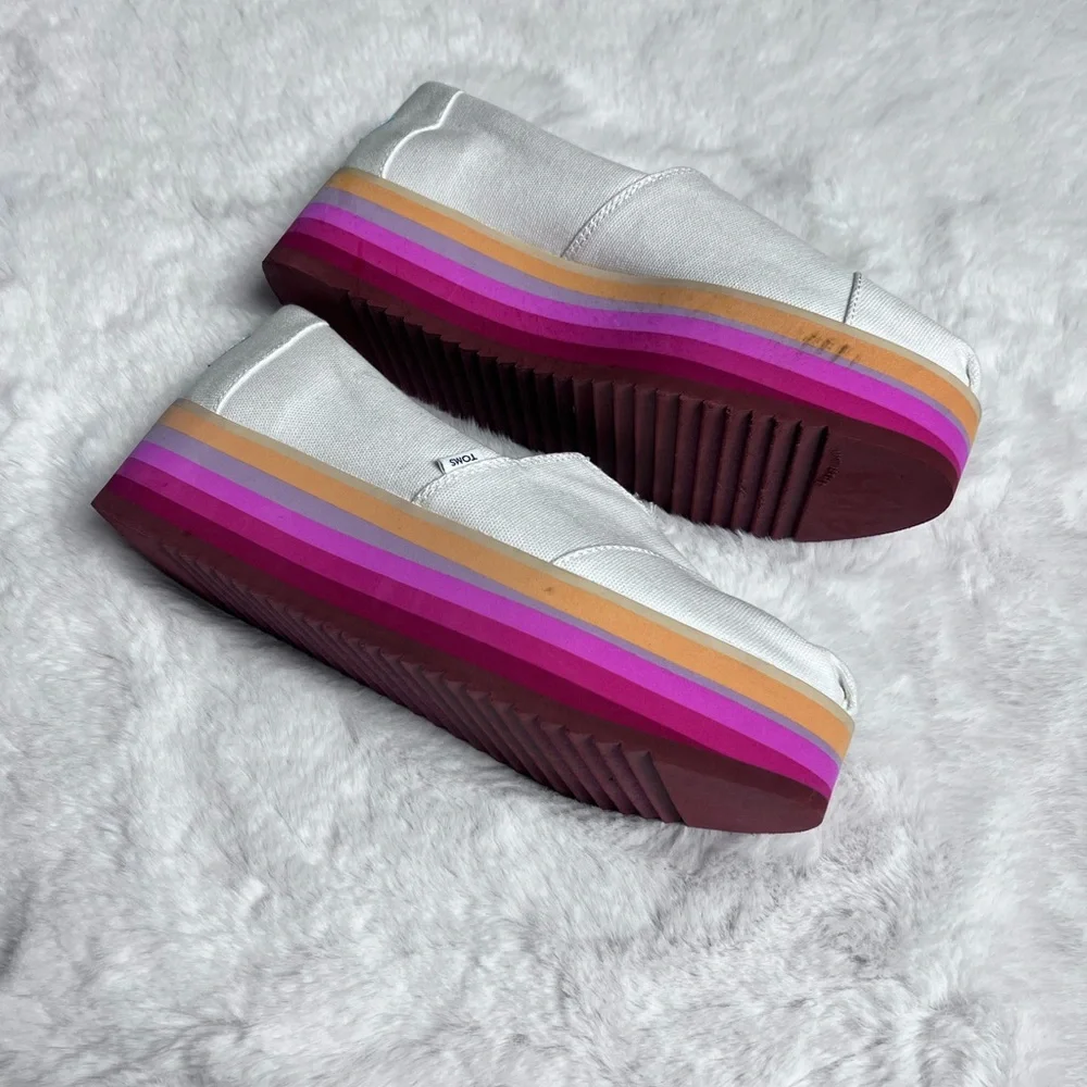 chic toms