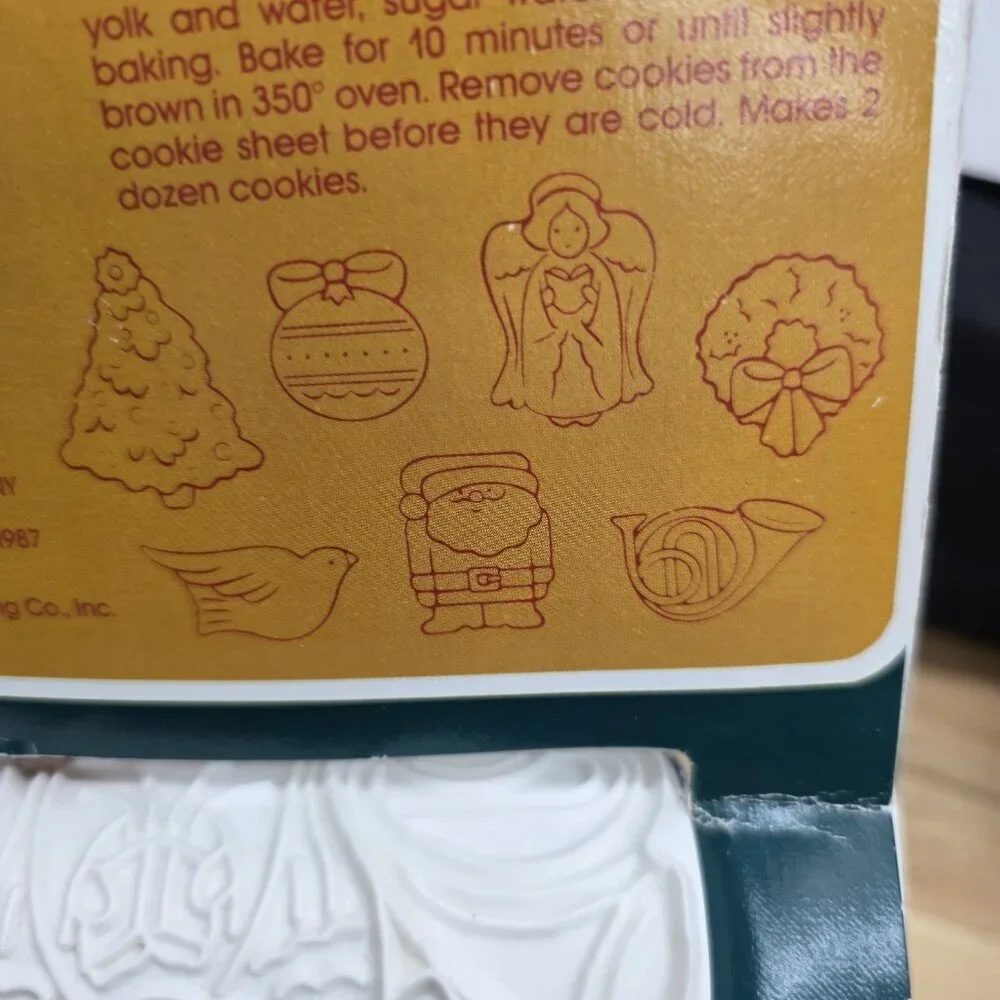 Hutzler cutout cookie