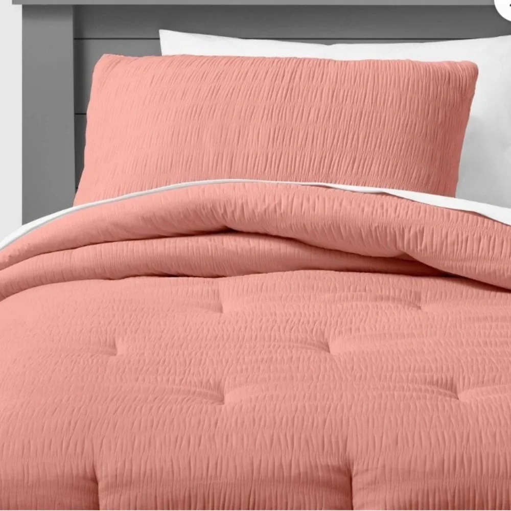 Clearance Lucky buyer NWT Pillowfort Rosepink Seersucker Bedding Set