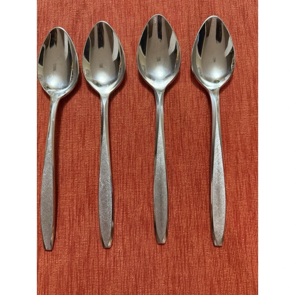 Ekco Eterna Corsair Oval Soup Spoons Set 4 Stainless Flatware 7.5