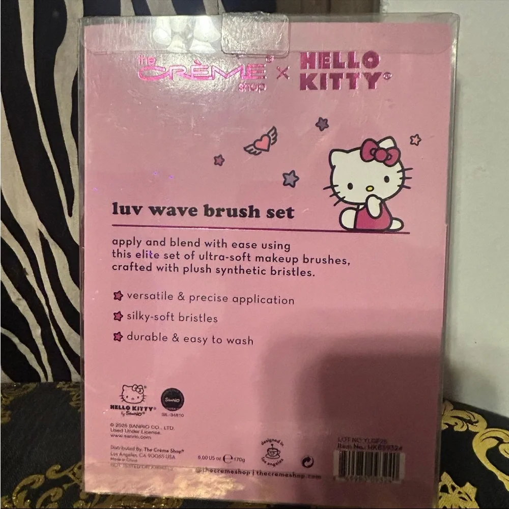 Hello Kitty X the Creme shop limited edition five piece makeup brush set
