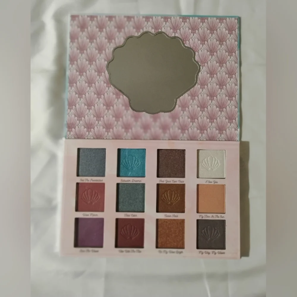 Disney The Little Mermaid Ariel Eyeshadow Palette - Blue and Red