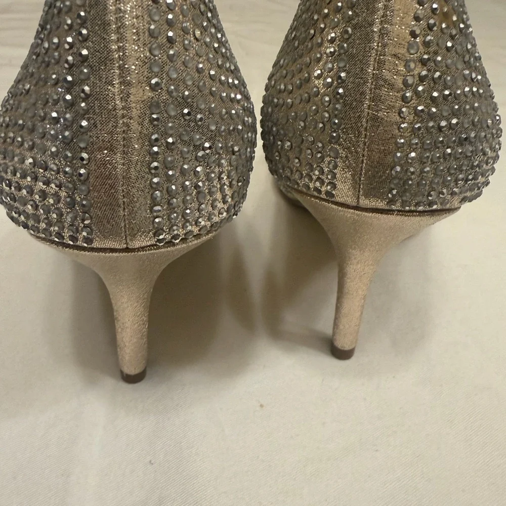 INC International Concepts elegant silver