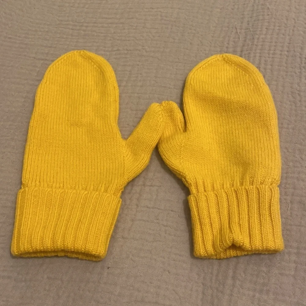 mittens spade