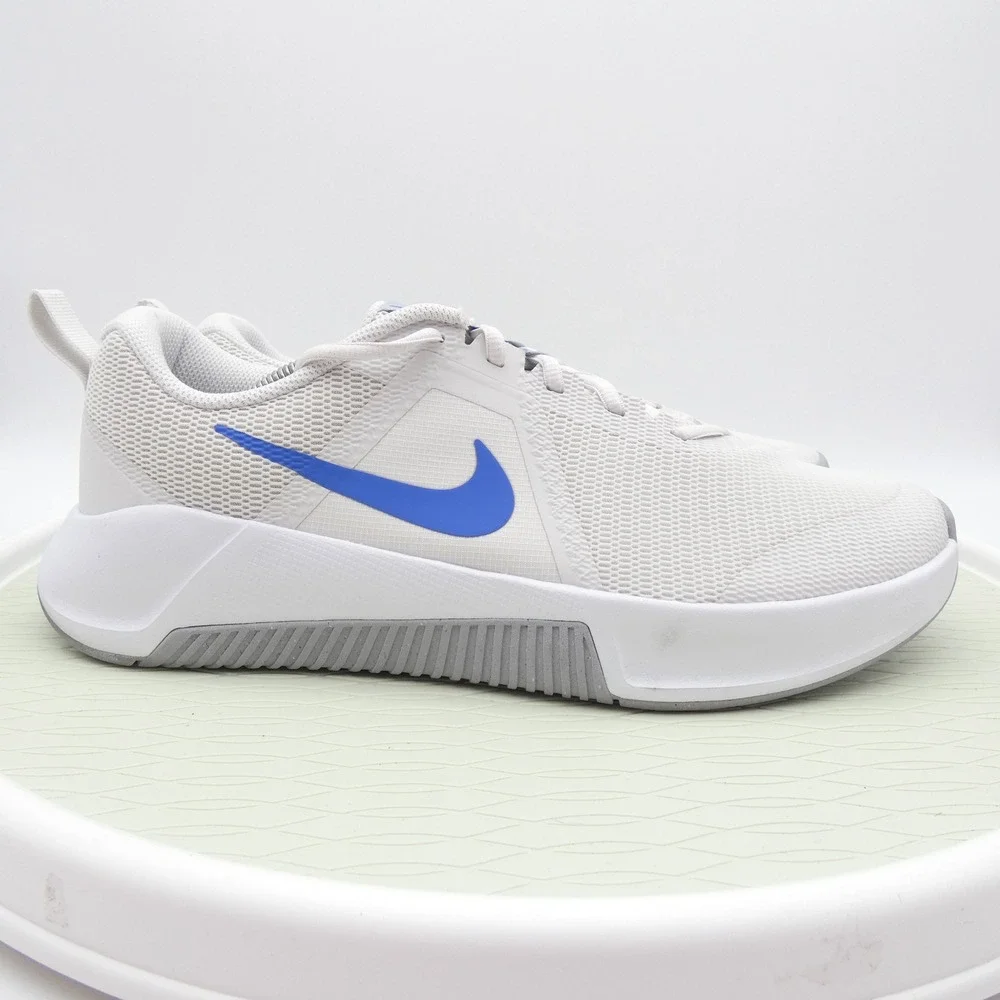 Nike legend essential