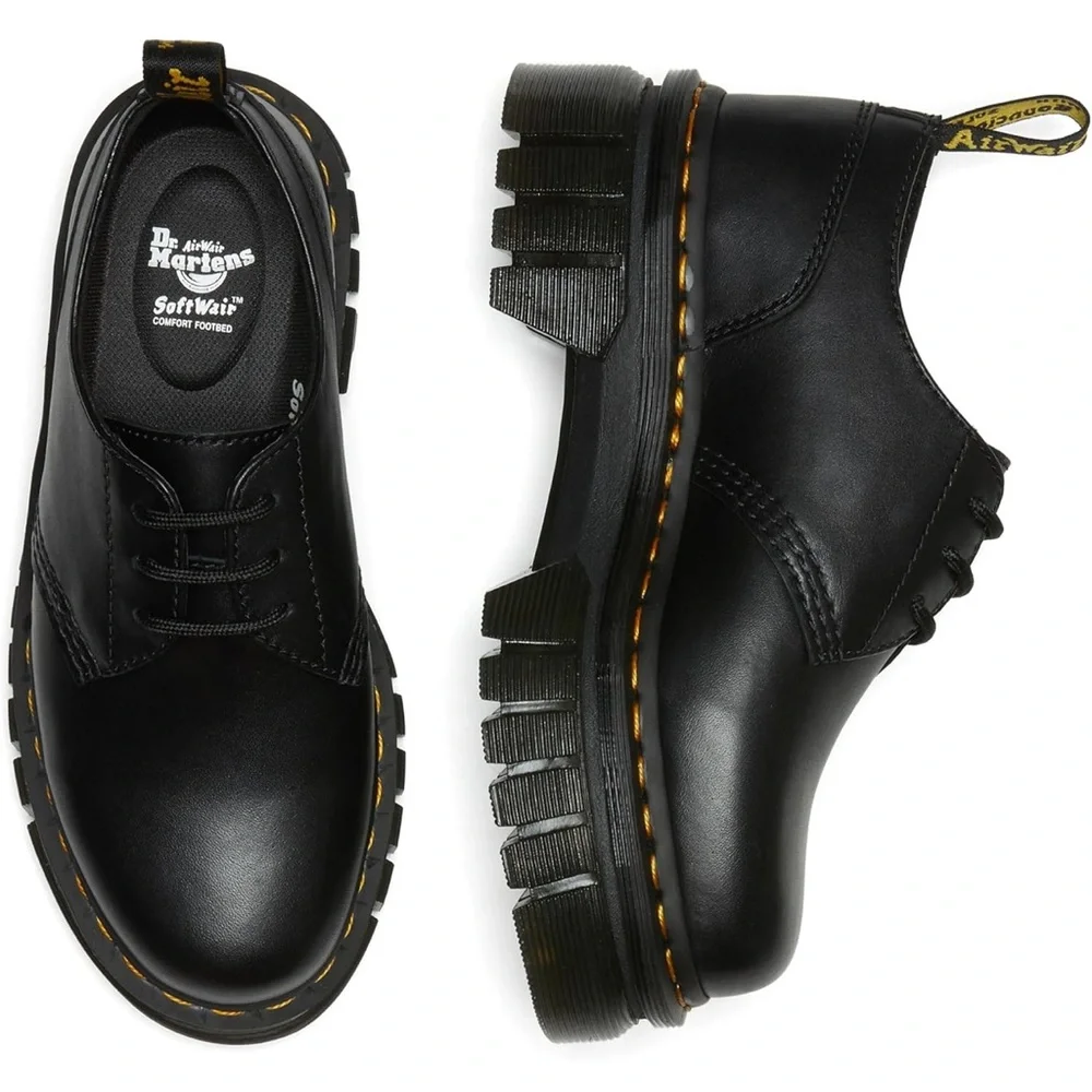 Dr. Martens sleek black
