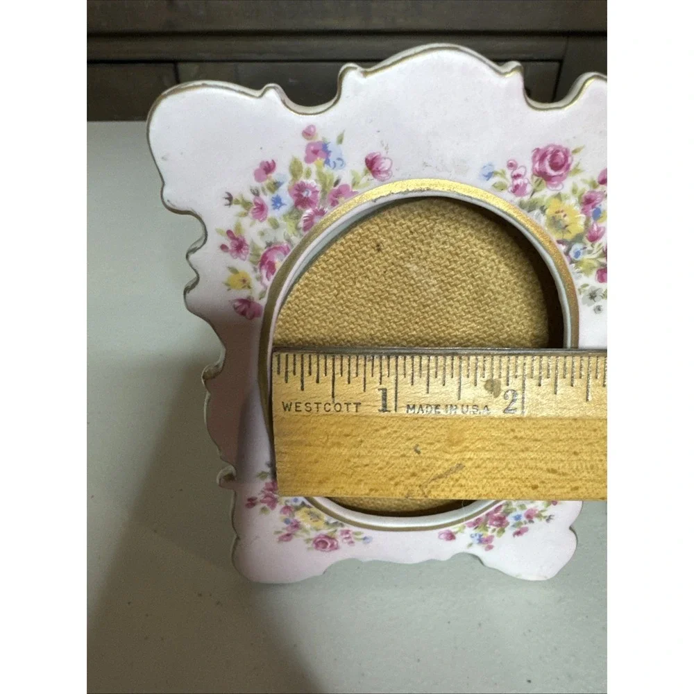 The Unbranded Brand features finish