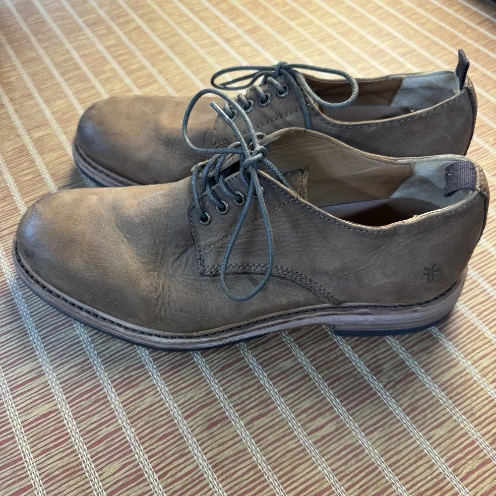 Frye good barely