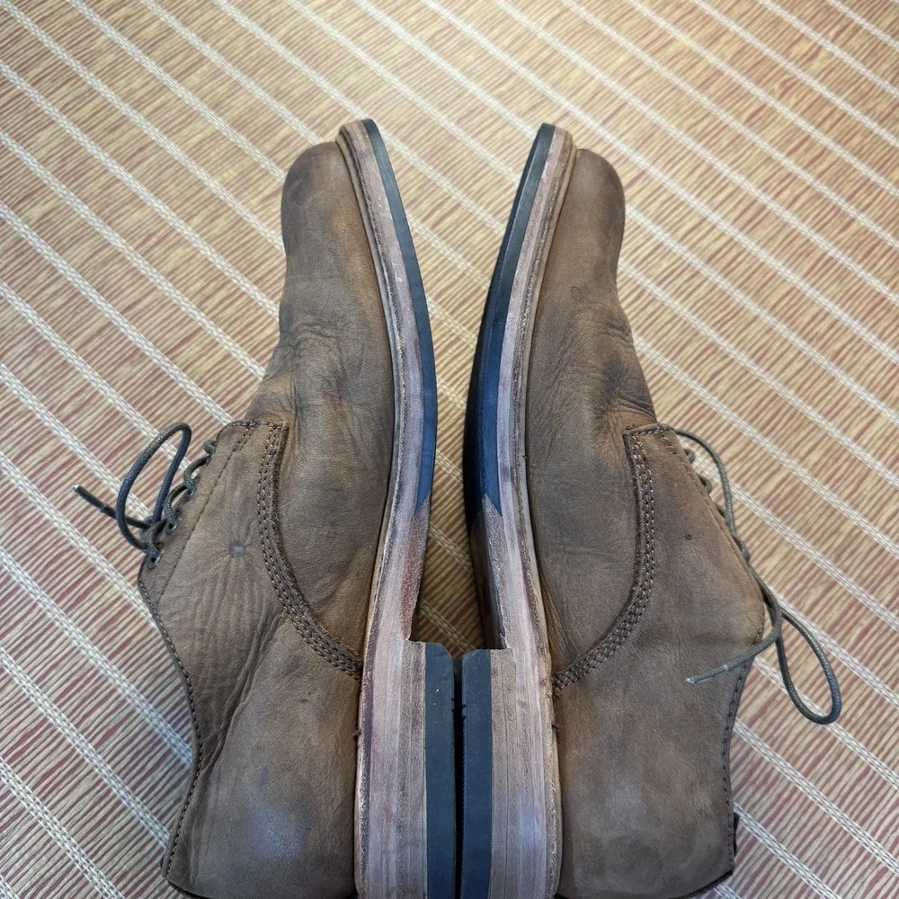 Frye good barely