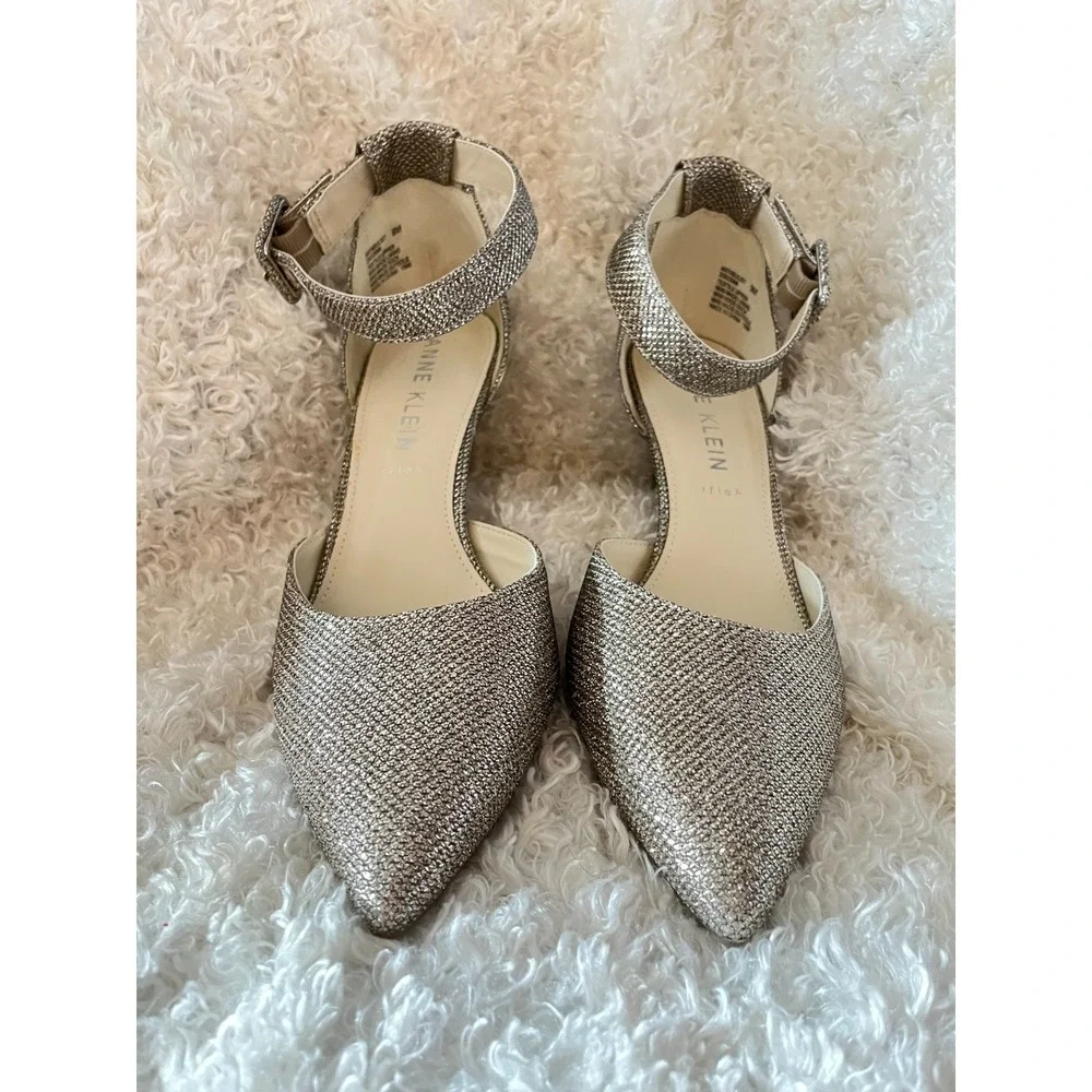 ANNE KLEIN Sparkly Gold embellished ankle strap Formal Size 8