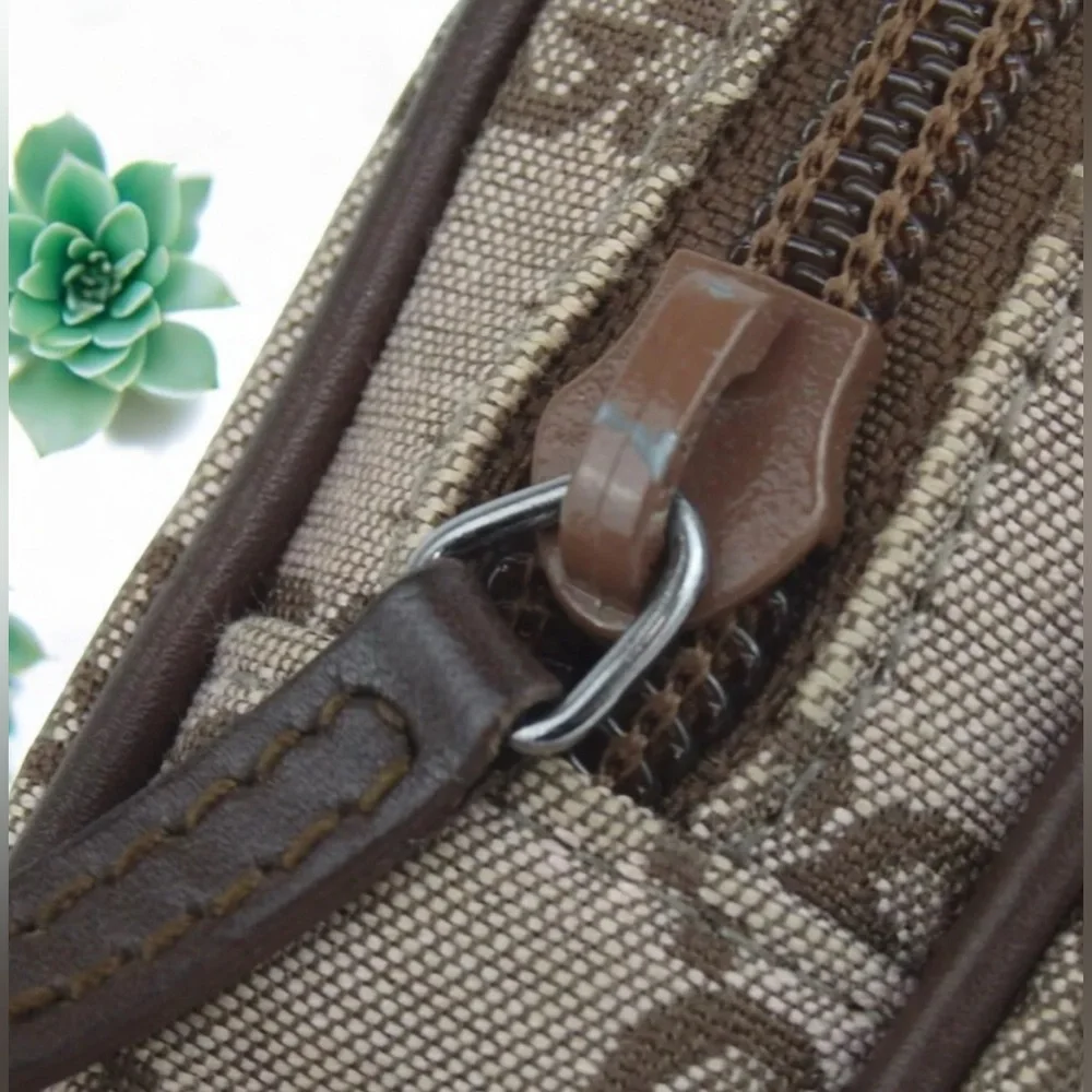 Gucci pre owned