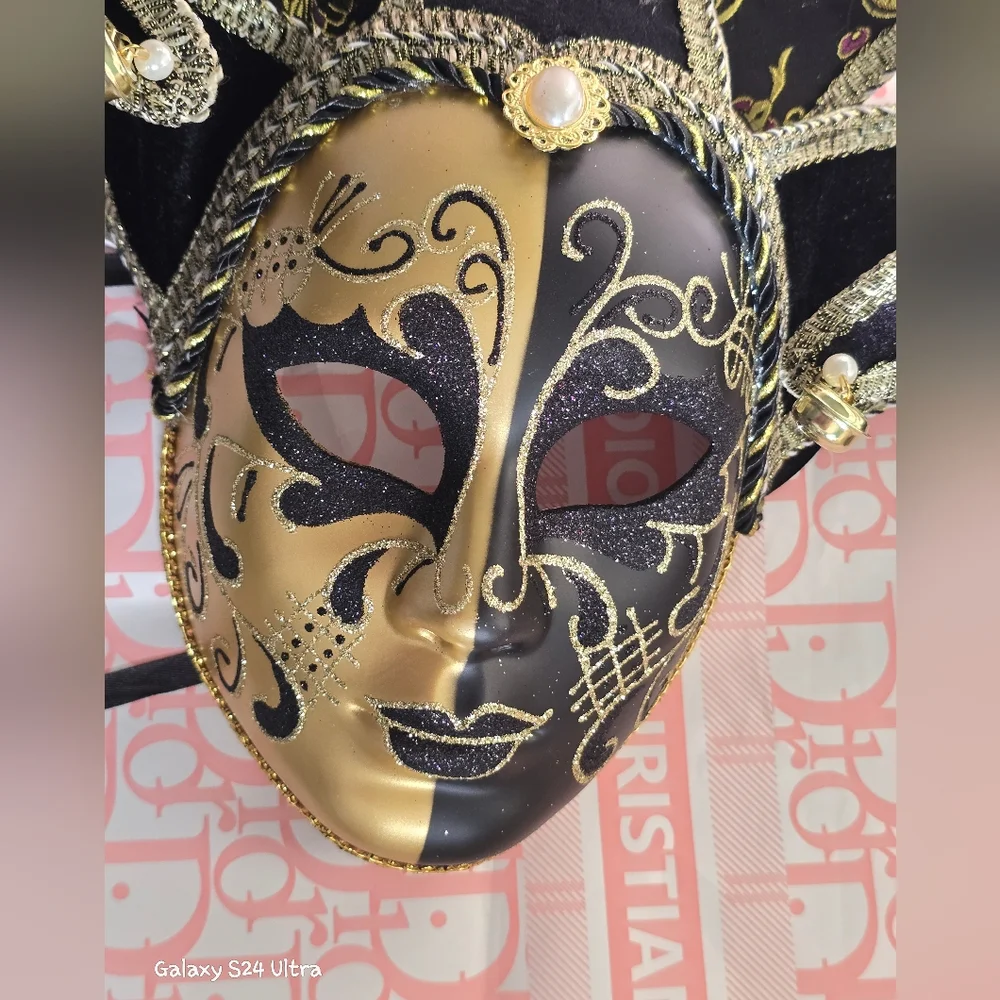 N/A wearable masquerade