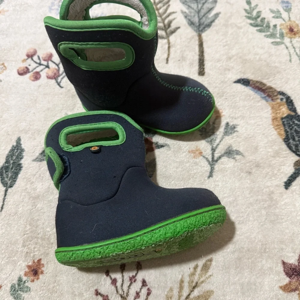 Bogs stylish comfortable
